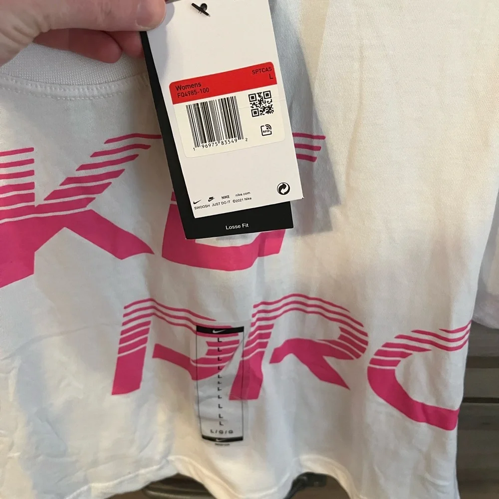 Nike White and Pink Tee - Picture 4 of 4